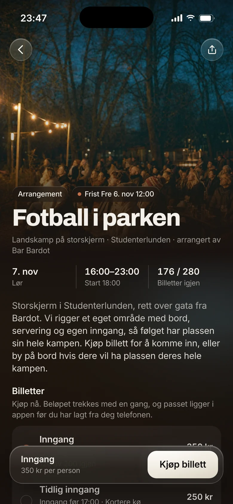 Et arrangement i ENTR med billetter og bord